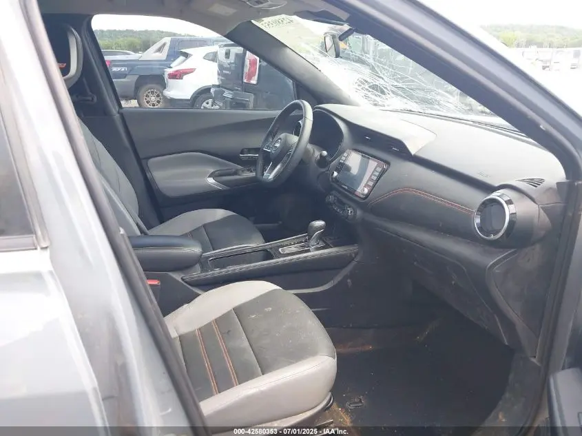 2023 NISSAN KICKS SR XTRONIC CVT