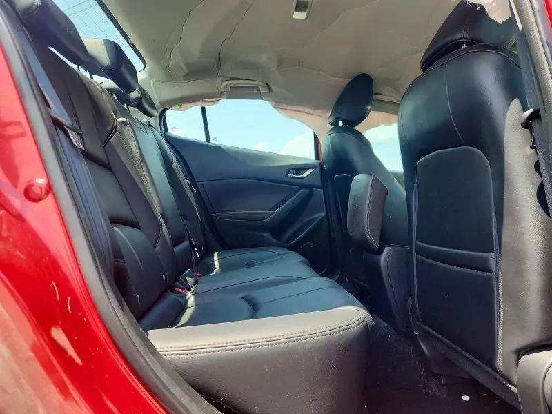 2018 MAZDA 3 TOURING  