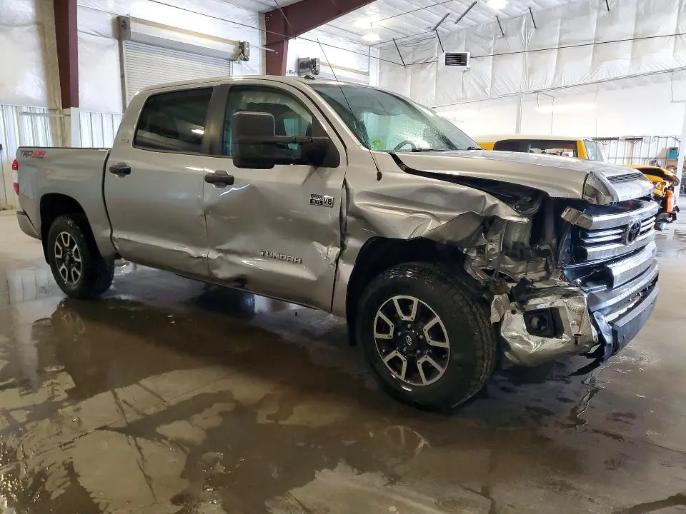 2017 TOYOTA TUNDRA SR5  