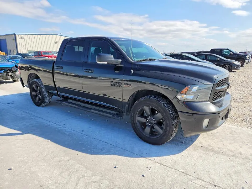 2018 RAM 1500 SLT  
