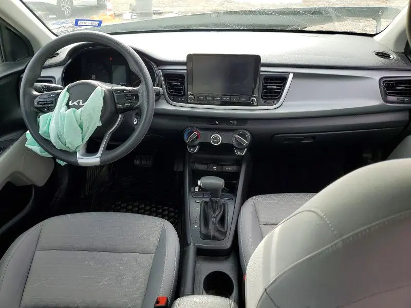 2022 KIA RIO LX  