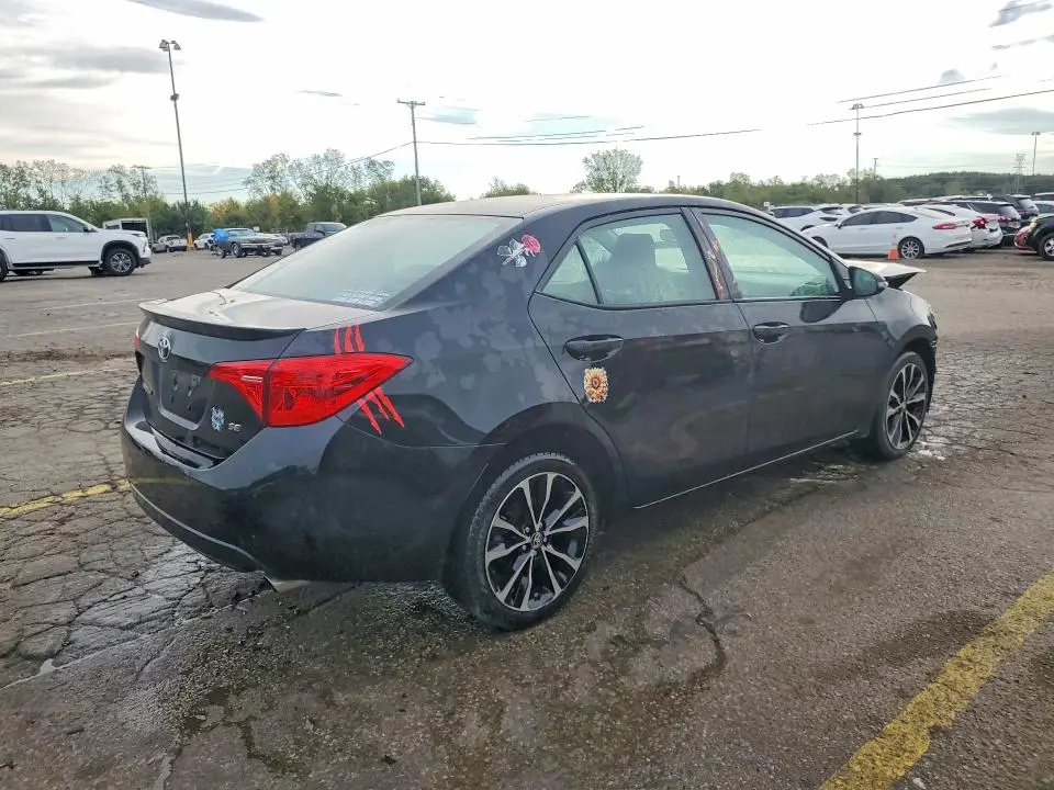 2017 TOYOTA COROLLA SE  