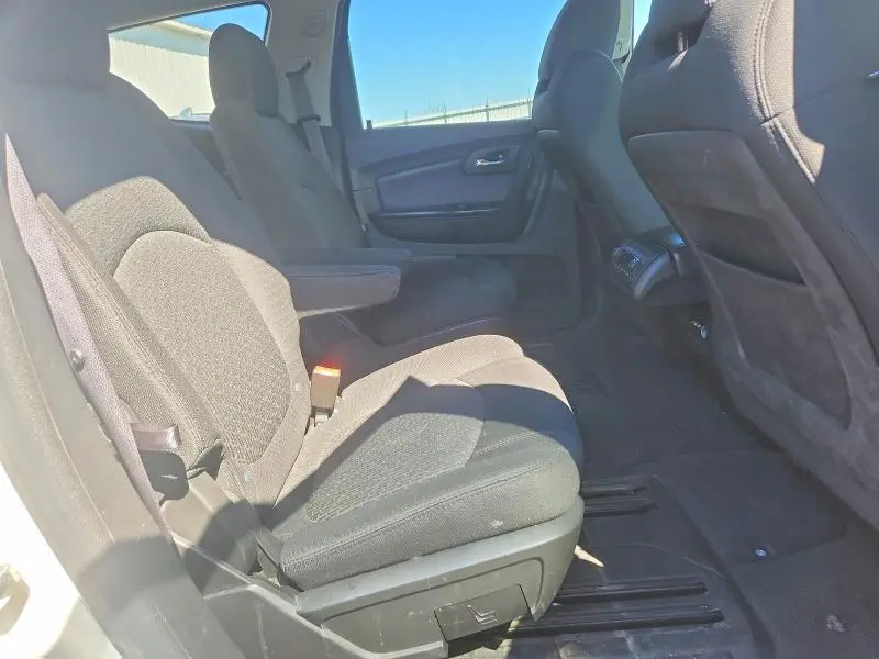 2011 CHEVROLET TRAVERSE LT  