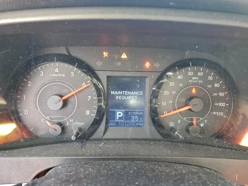 2015 TOYOTA SIENNA LE  