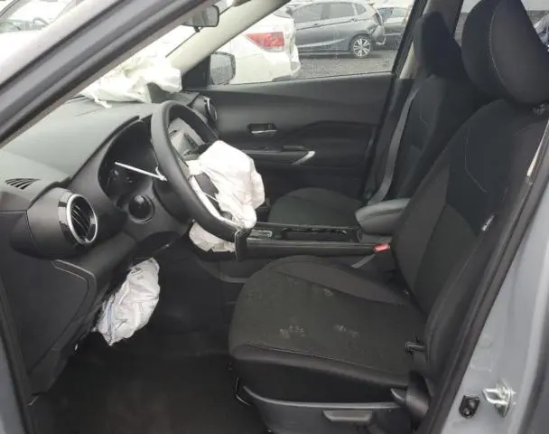 2024 NISSAN KICKS SV  