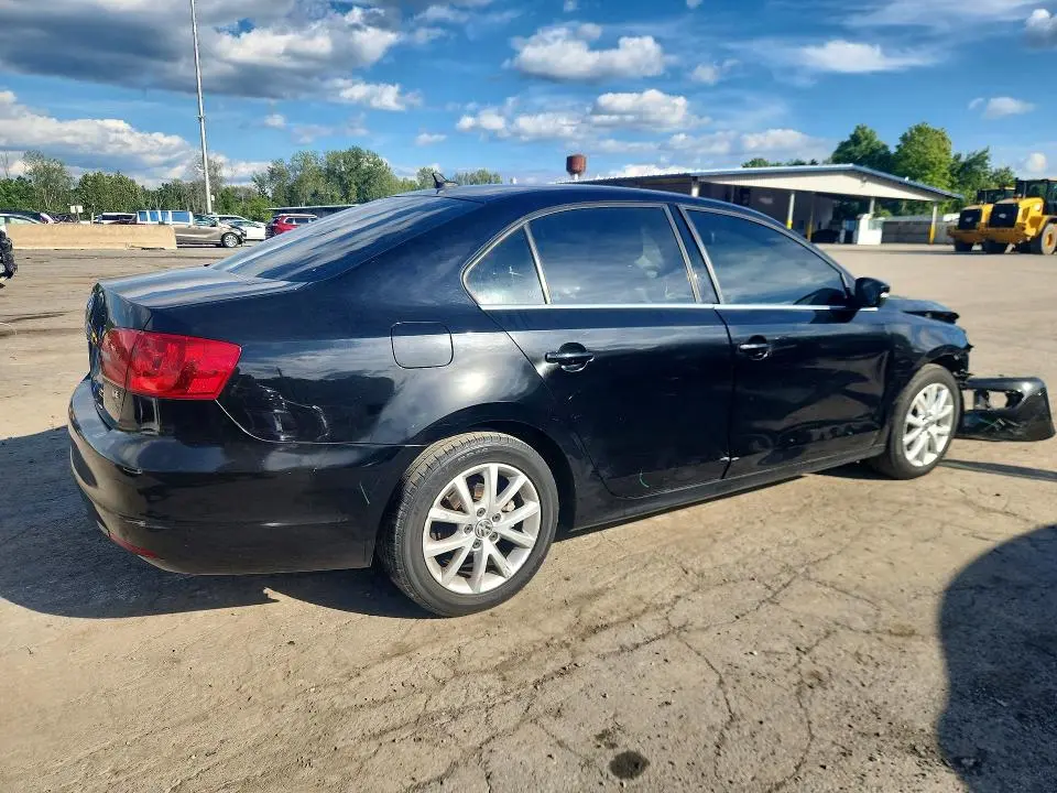 2014 VOLKSWAGEN JETTA SE  