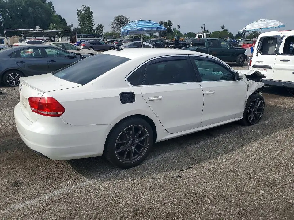 2013 VOLKSWAGEN PASSAT SE  