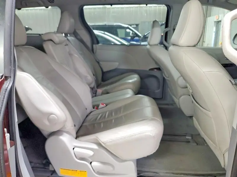 2013 TOYOTA SIENNA XLE 8-PASSENGER  