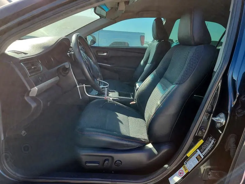 2015 TOYOTA CAMRY SE  