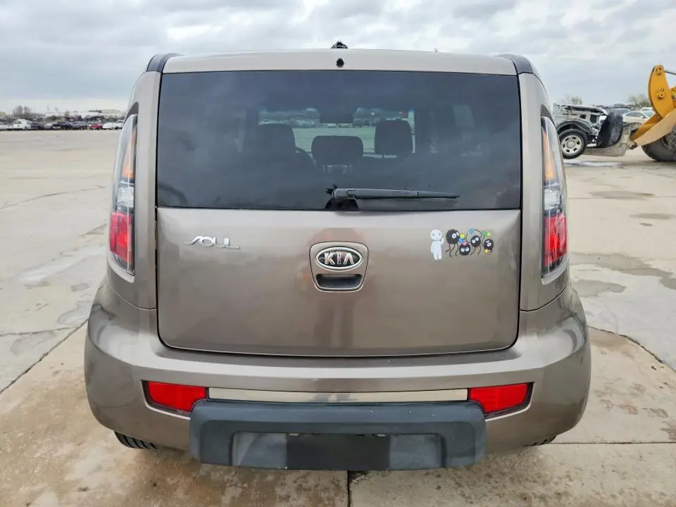 2010 KIA SOUL +  
