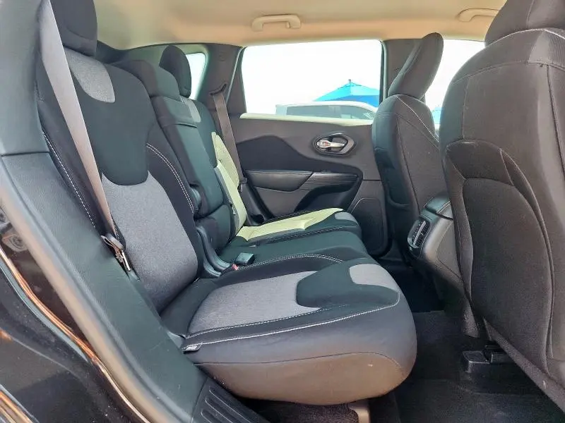 2015 JEEP CHEROKEE SPORT  