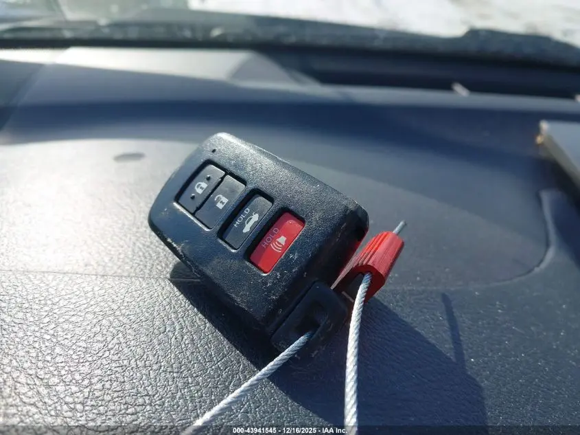 2013 TOYOTA CAMRY XLE V6