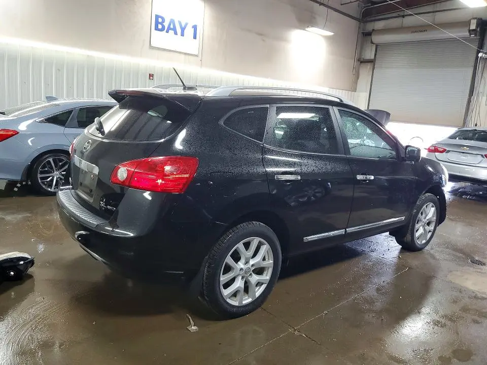 2013 NISSAN ROGUE S  