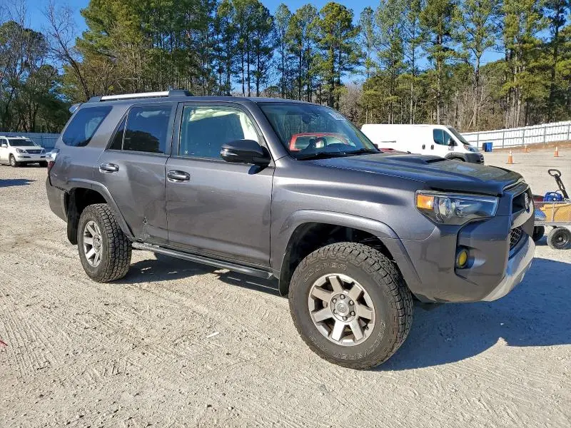 2014 TOYOTA 4RUNNER SR5  