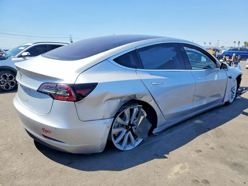 2018 TESLA MODEL 3   