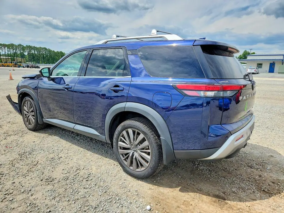 2022 NISSAN PATHFINDER SL  