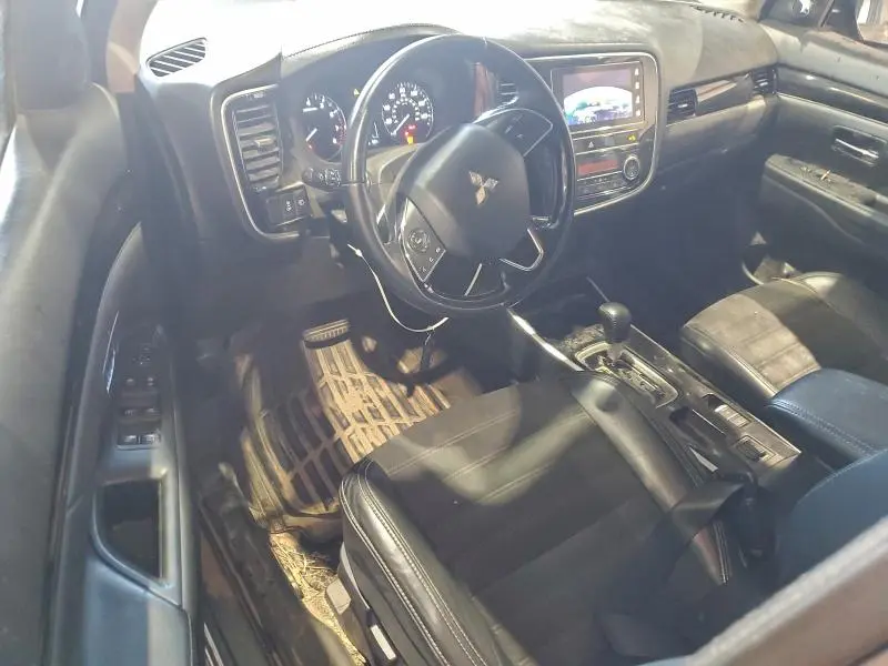 2019 MITSUBISHI OUTLANDER SE  