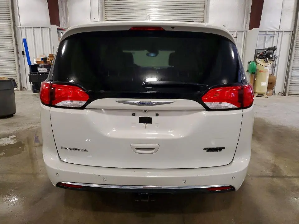 2017 CHRYSLER PACIFICA TOURING L PLUS  
