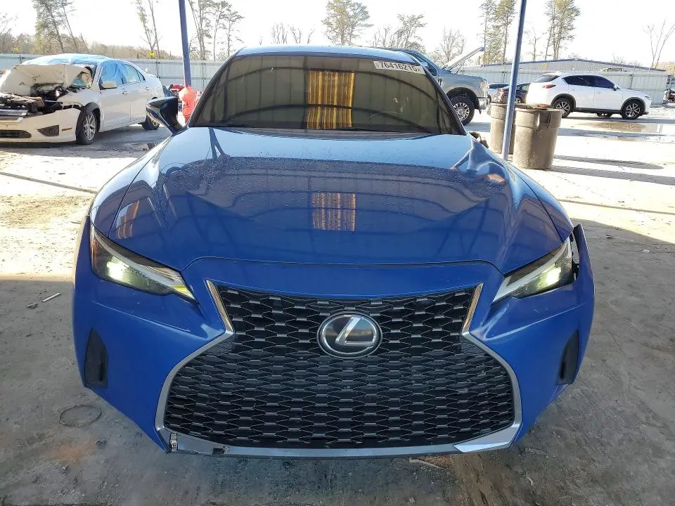 2021 LEXUS IS 300  