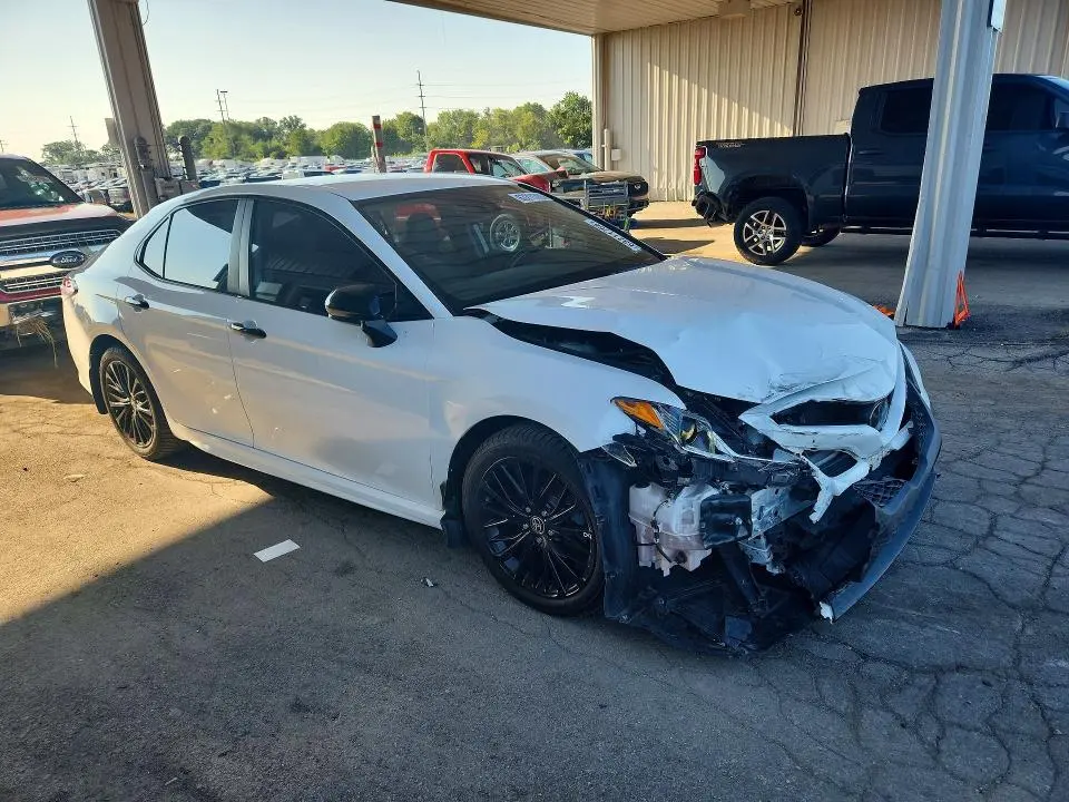 2020 TOYOTA CAMRY SE NIGHTSHADE  