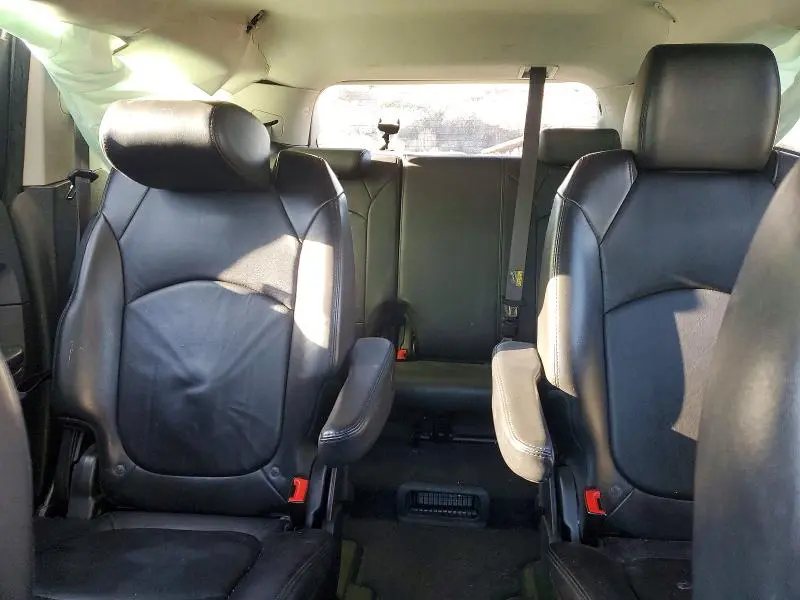 2012 CHEVROLET TRAVERSE LT  