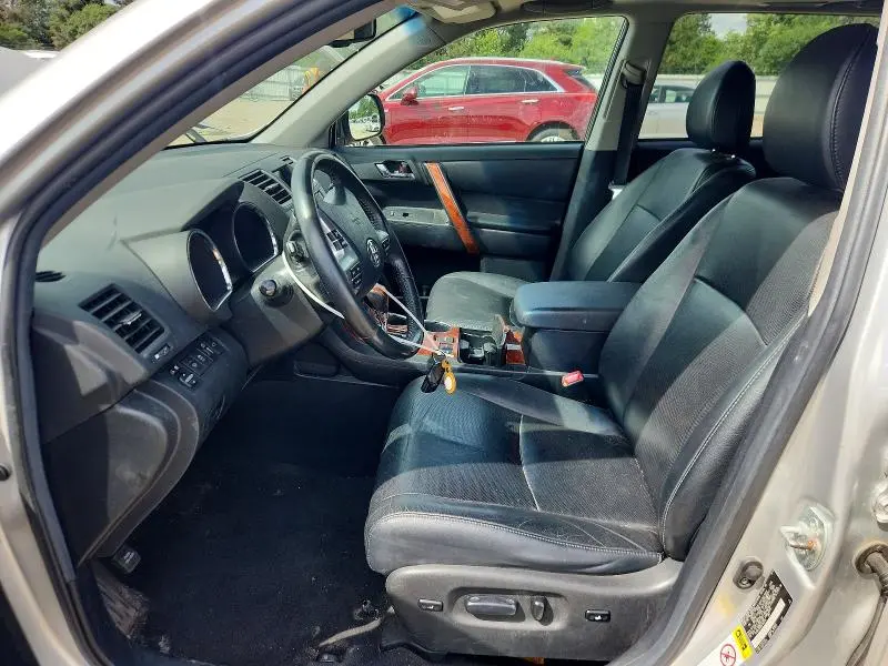 2013 TOYOTA HIGHLANDER LIMITED  