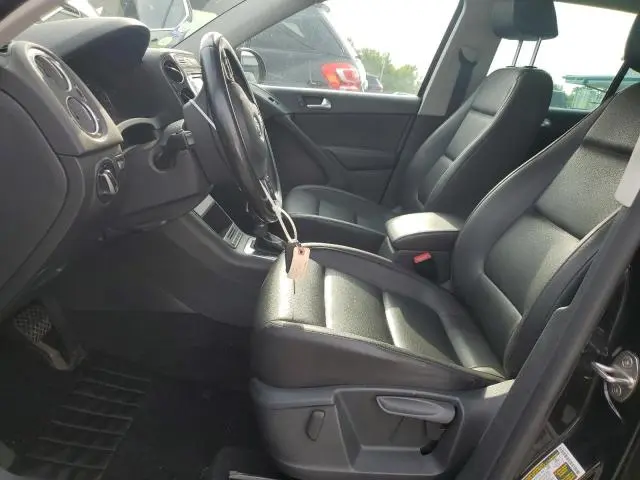 2013 VOLKSWAGEN TIGUAN S  