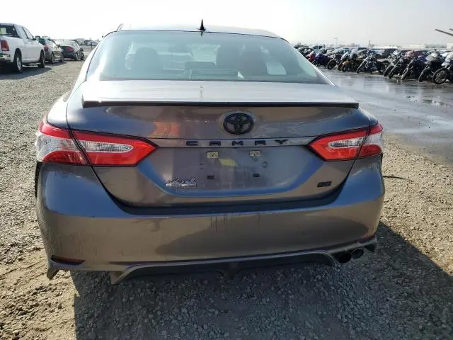 2020 TOYOTA CAMRY SE  