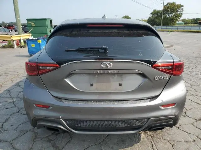 2017 INFINITI QX30 BASE