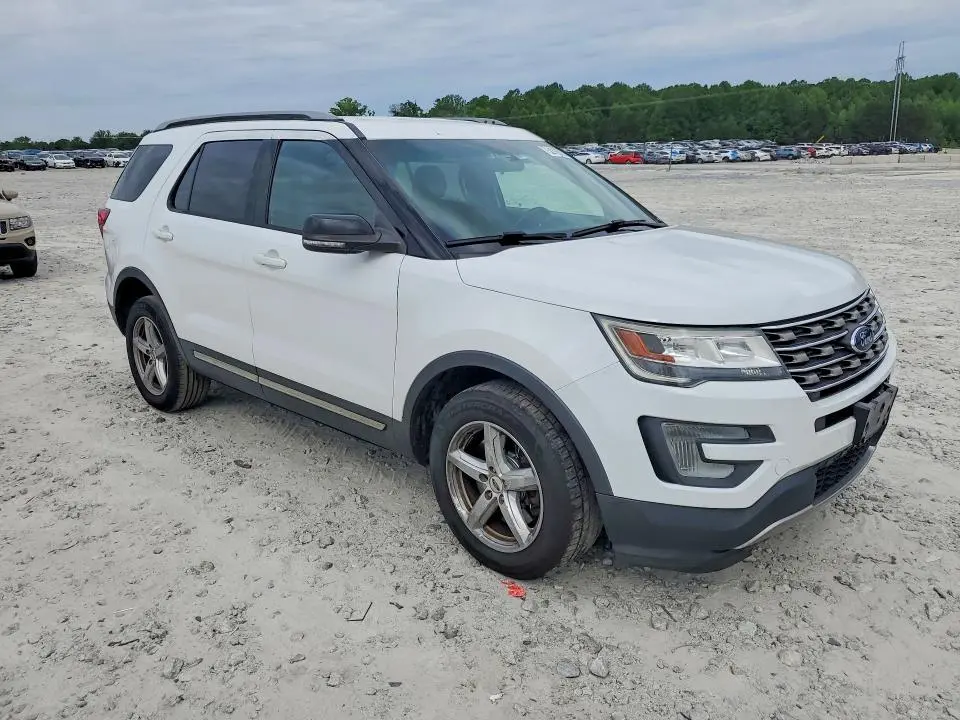 2017 FORD EXPLORER XLT  