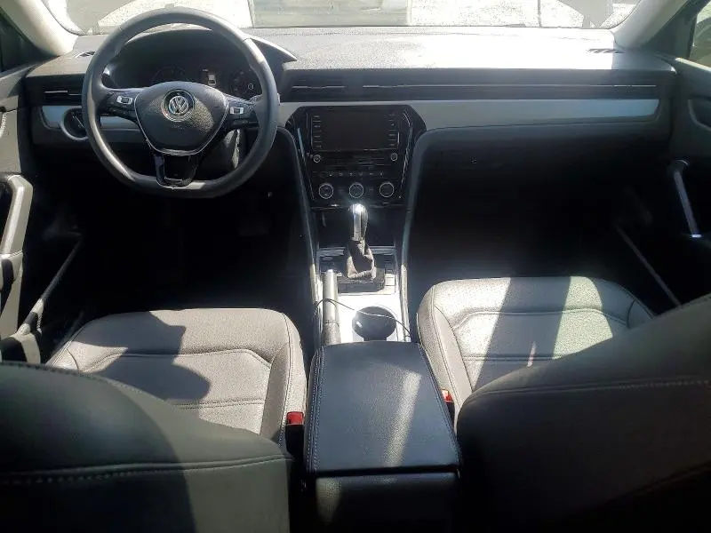 2021 VOLKSWAGEN PASSAT SE  