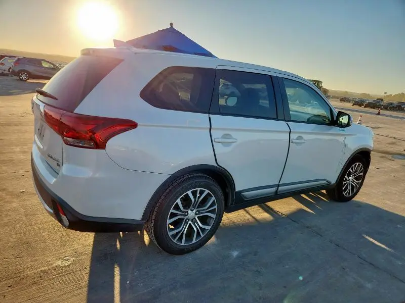 2017 MITSUBISHI OUTLANDER SE