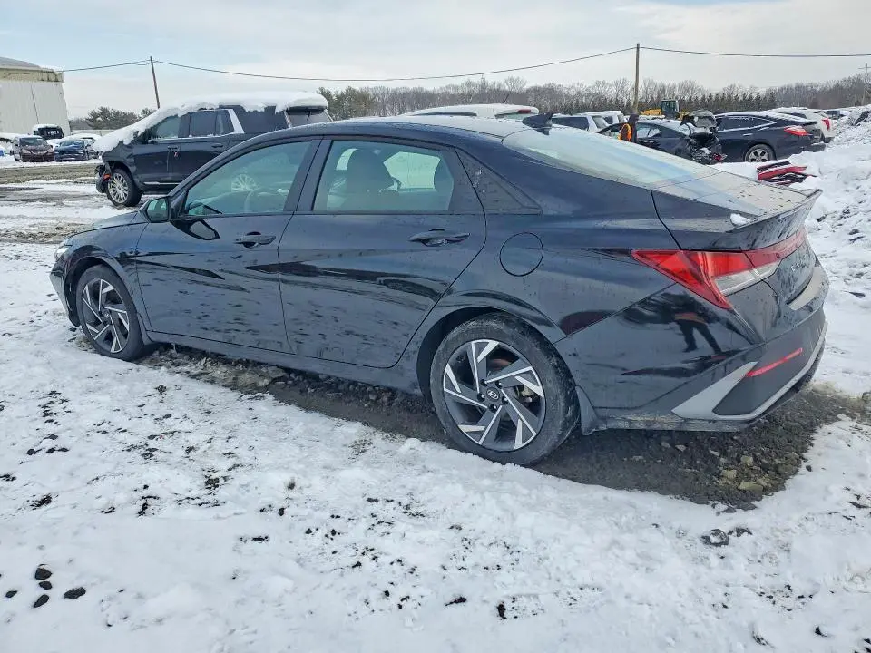 2025 HYUNDAI ELANTRA SEL SPORT  