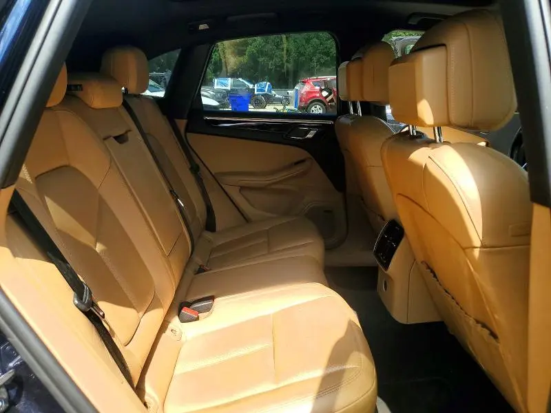 2018 PORSCHE MACAN   