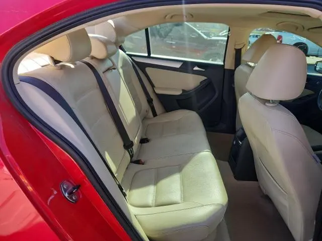 2013 VOLKSWAGEN JETTA SE  