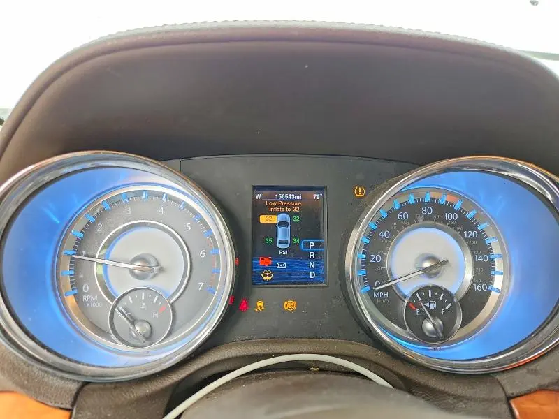 2013 CHRYSLER 300C   