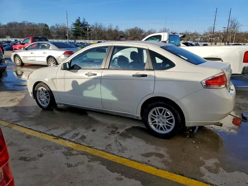 2010 FORD FOCUS SE  