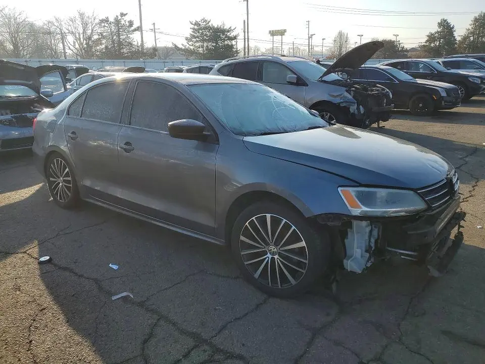 2016 VOLKSWAGEN JETTA SPORT  