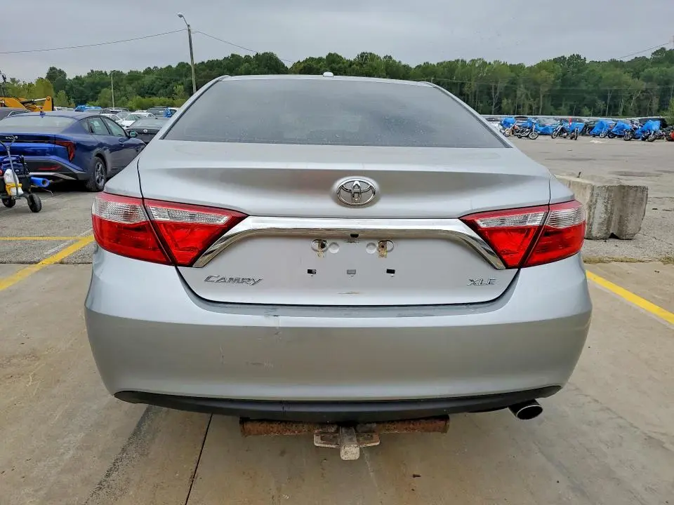 2016 TOYOTA CAMRY XLE  