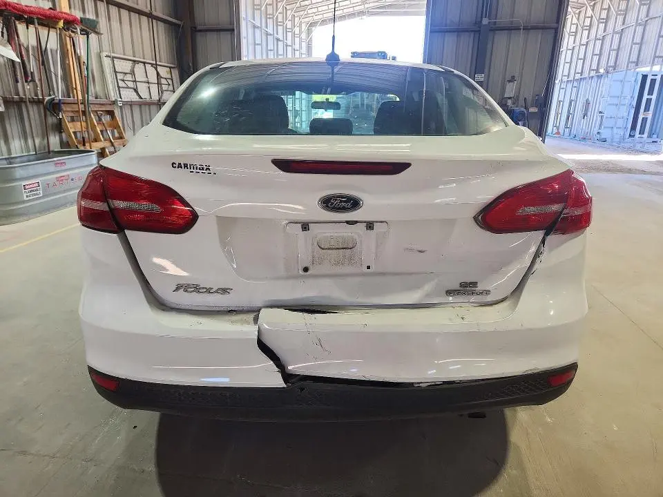 2016 FORD FOCUS SE  
