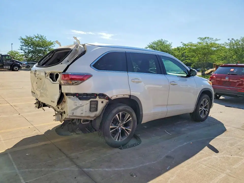 2016 TOYOTA HIGHLANDER XLE  