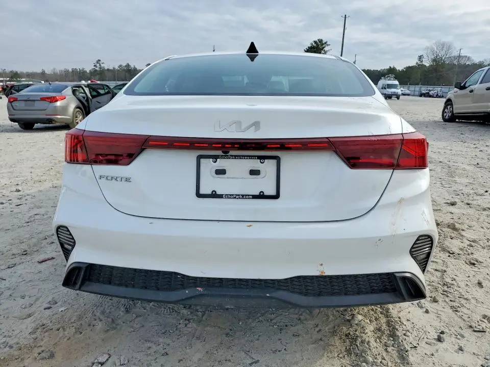 2024 KIA FORTE LXS  