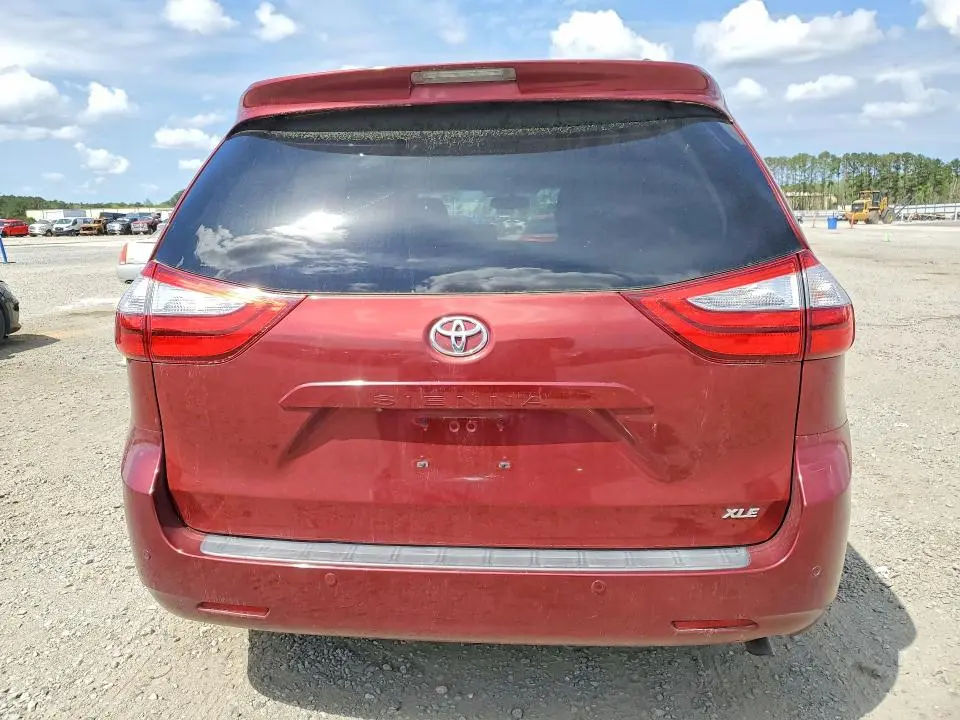 2015 TOYOTA SIENNA   