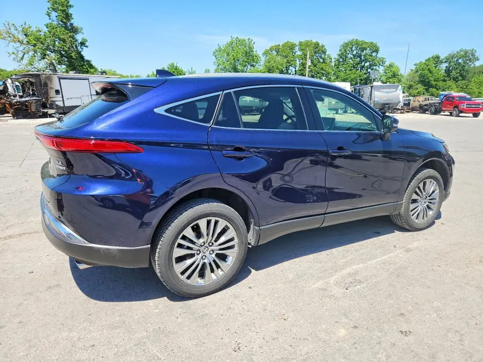 2022 TOYOTA VENZA XLE  