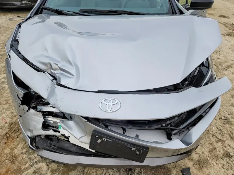 2024 TOYOTA PRIUS XLE  