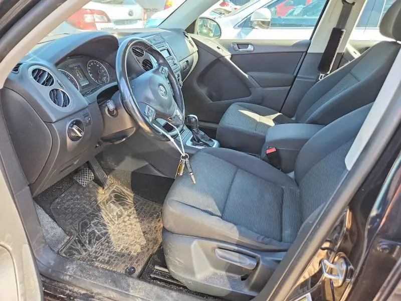 2013 VOLKSWAGEN TIGUAN S  