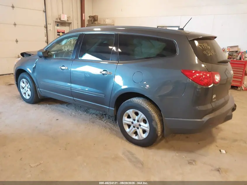 2011 CHEVROLET TRAVERSE LS