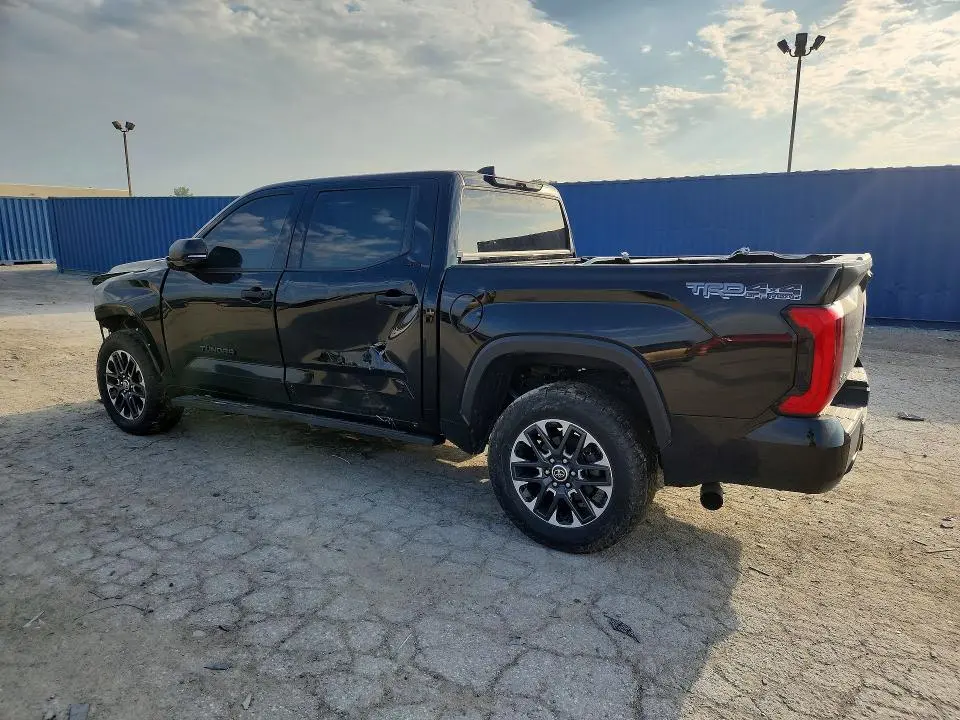 2022 TOYOTA TUNDRA SR5  