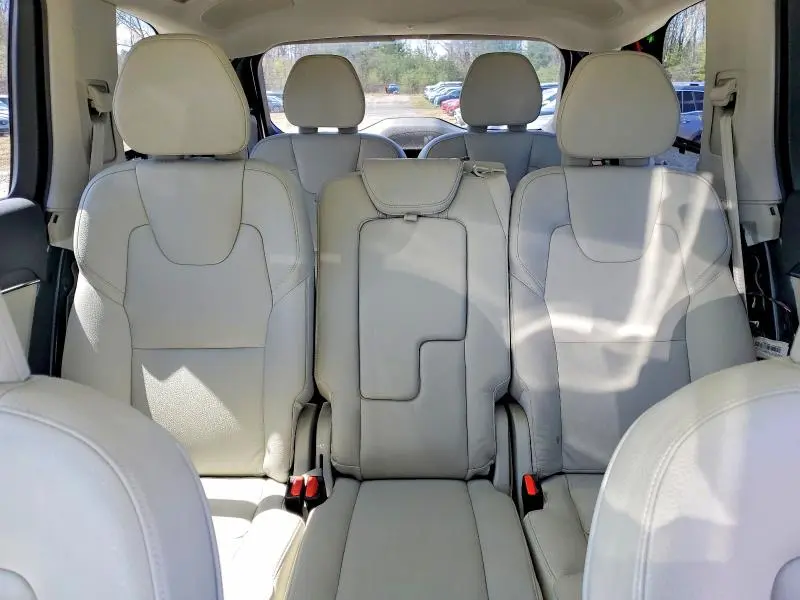 2020 VOLVO XC90 T6 MOMENTUM  