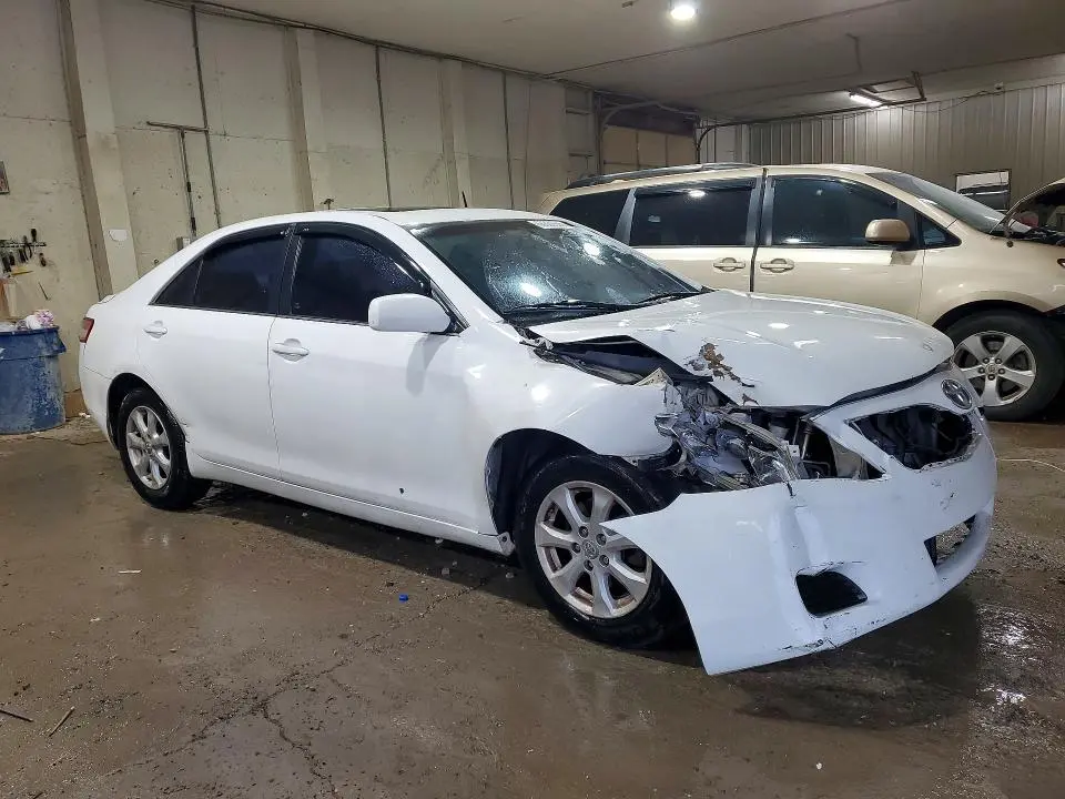 2011 TOYOTA CAMRY LE  